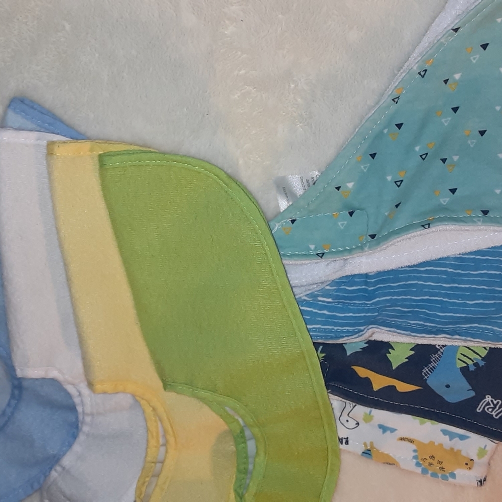 Bundle of notes baby bibs